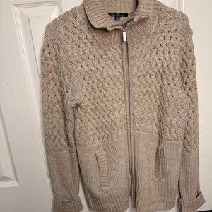 🔥 Ann French Cable Knit Zip-Up Cardigan – Size Medium – Cozy Neutral‎ Tan 🔥